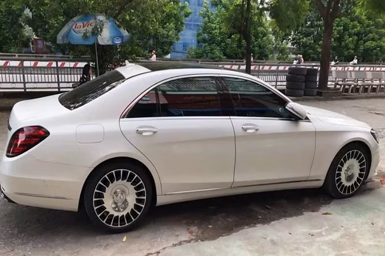 Trước đó, tại Việt Nam mẫu xe Mercedes-Benz S450L cũng từng được nâng cấp mâm của Mercedes-Maybach S650, được biết bộ mâm này có giá phân phối chính hãng Mercedes-Benz Việt Nam hơn 250 triệu đồng.