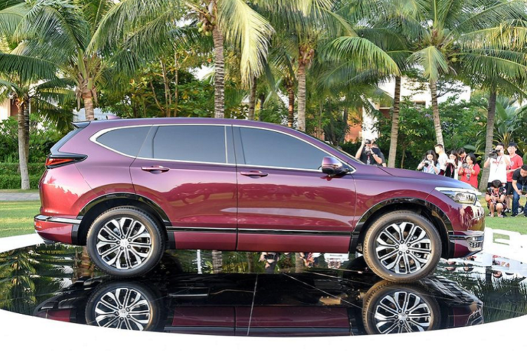 Về thiết kế tổng thể, Breeze 2020 sở hữu lối thiết kế khá tương đồng với Honda CR-V. Tuy nhiên, nhà sản xuất cũng đã khéo léo tinh chỉnh lại nhiều chi tiết để đem tới cái nhìn mới lạ và thanh thoát hơn.