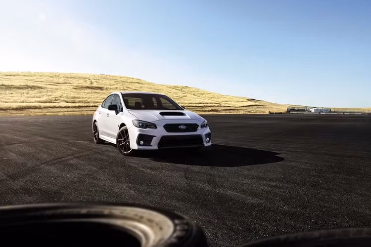 Gói Trang bị hiệu năng “thêm dầu vào lửa” với bộ ghế chuẩn đường đua Ultrasuede từ Recaro và bộ phanh Brembo hàng hiệu với kẹp phanh đỏ hừng hực tinh thần tốc độ cho Subaru WRX bản đặc biệt.