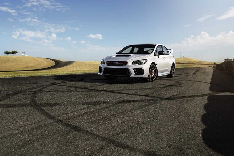 So với bản tiêu chuẩn, phiên bản này vẫn sở hữu Bộ Vi sai Đa chế độ, kiểm soát bởi người lái kèm theo Hệ thống Kiểm soát Mô-men xoắn Chủ động nhưng khác biệt hơn với hệ thống treo Bilstein STI và bộ lốp Michelin Pilot Sport Cup 2.