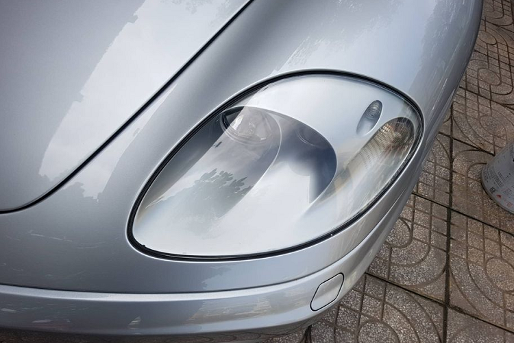 Tuy vậy, vòng đời của Ferrari 360 lại khá chóng vánh khi sớm kết thúc vào năm 2004 để nhường bước cho “đàn em” của mình là Ferrari F430 cùng những cải tiến hiện đại hơn.