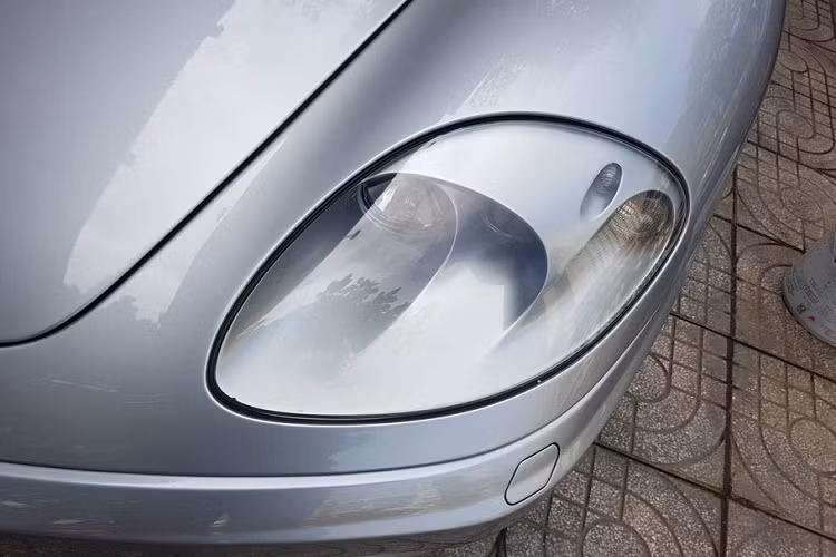 Tuy vậy, vòng đời của Ferrari 360 lại khá chóng vánh khi sớm kết thúc vào năm 2004 để nhường bước cho “đàn em” của mình là Ferrari F430 cùng những cải tiến hiện đại hơn.