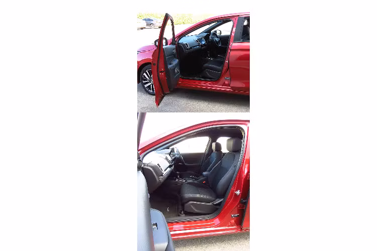 Phần đầu xe nổi bật với cụm lưới tản nhiệt “Solid Wing Face”. Ở 03 phiên bản: S, V và SV lưới tản nhiệt mạ crôm, trong khi phiên bản RS được sơn màu đen bóng Piano tương tự như Civic RS. Đèn pha trên 03 phiên bản S, V và SV là loại halogen projector, trong khi đó phiên bản “RS” hàng đầu là loại full-LED.