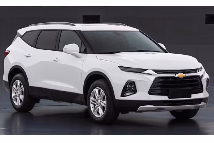 Trang Blog Autos của Ấn Độ cho biết mẫu xe Chevrolet Blazer XL mới có kích thước chiều dài 4.999 mm, chiều rộng 1.953 mm và chiều cao 1.736 mm, đi cùng với chiều dài cơ sở kéo dài 2.863mm.