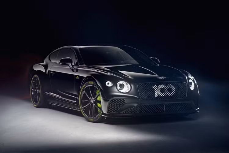 Bentlet Continental GT Pikes Peak hiện đã có thể được đặt hàng thông qua các đại lý của hãng. Xe sẽ chỉ được sản xuất giới hạn 15 chiếc với giá bán không được công bố.