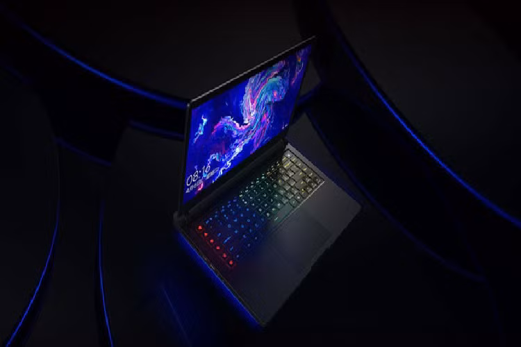  Mi Gaming Laptop 2019 có thiết kế tối giản, không hầm hố như những đối thủ đến từ ROG, Acer Nitro hay HP Palivion. Mặt lưng của model này không có bất kỳ logo nào của Xiaomi, các góc cạnh vuông vức, mạnh mẽ.