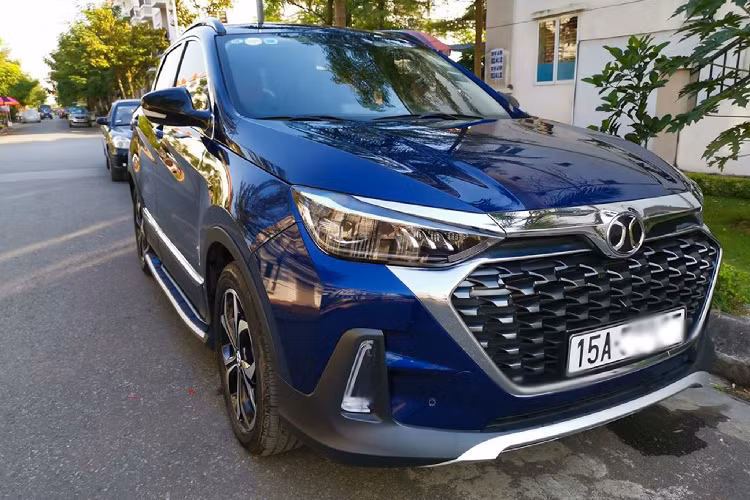 Theo tìm hiểu, mẫu xe này thuộc sở hữu của quản trị viên của group ôtô Trung Quốc trên mạng xã hội facebook với số lượng thành viên đông đảo lên tới gần 50.000 người. Theo thông tin rao bán, xe đã lăn bánh được 2.700 km và trong tình trạng gần như mới.