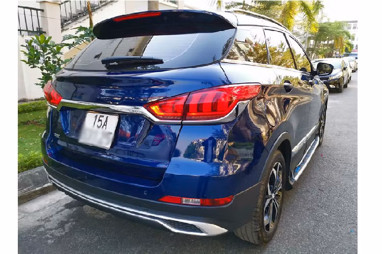 Bên cạnh đó, độ tin cậy về động cơ và hệ truyền động khi sử dụng về lâu dài bên cạnh yếu tố an toàn vẫn chưa được kiểm chứng, hoặc ít nhất ôtô Trung Quốc chưa nhận được cái gật đầu từ số đông khi nói về khía cạnh này. Hơn nữa, yếu tố giữ giá luôn được các khách Việt quan tâm.