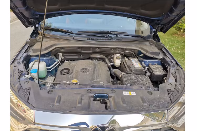 Tại Việt Nam, được biết BAIC X55 mới có giá bán chưa tới 600 triệu đồng. Xe sở hữu kích thước (DxRxC) lần lượt: 4.480 x 1.809 x 1.680 mm và đi cùng với chiều dài cơ sở 2.665 mm. Làm so sánh, kích thước này tương đương với mẫu CUV Hyundai Tucson (4.475 x 1.850 x 1.645mm &amp; wheebase 2.670 mm).