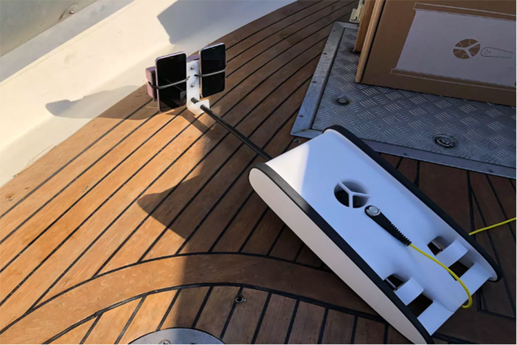 Thu kha nang chong nuoc cua dien thoai iPhone 11