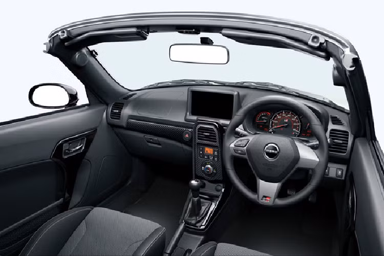 Hãng xe Nhật Bản cho biết mẫu mui trần mới được trang bị cơ cấu lái điện hiệu chỉnh đặc biệt, hệ thống treo và bộ giảm chấn tối ưu.