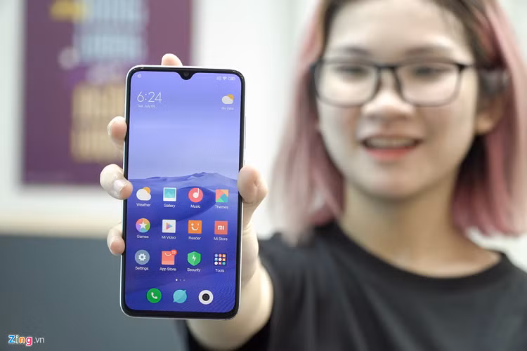 Cận cảnh Xiaomi Mi CC9 camera selfie 32 MP giá 7 triệu đồng Can canh Xiaomi Mi CC9 camera selfie 32 MP gia 7 trieu dong