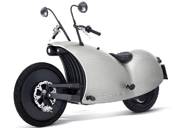 2014 Johammer J1 - Được tạo ra bởi công ty của Áo và thiết kế bởi Leonie và Jean-Marie Lawniczak, Johammer J1 chạy hoàn toàn bằng điện là một trong những mẫu xe hai bánh kỳ dị nhất được bán ra từ trước đến nay. Cặp gương và tay lái lấy cảm hứng từ ăng-ten khiến chiếc xe trông như một con bọ.