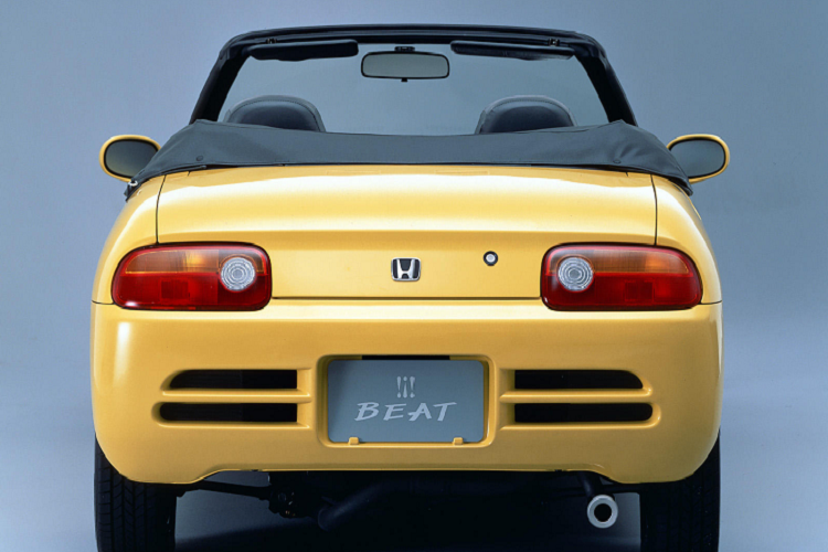 Tại Nhật Bản, những chiếc xe như Honda Beat thường được gọi là “keijidosha” tức là ôtô nhẹ. Những chiếc Keijidosha được phát minh trở lại vào năm 1949, trở thành những chiếc xe hợp pháp nhỏ nhất ở Nhật Bản nhằm việc thuận tiện trong việc lưu thông tại các đô thị sầm uất.