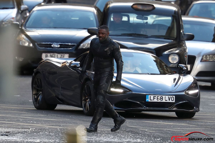 Phần ngoại truyện của series Fast &amp; Furious tập trung vào đặc vụ Luke Hobbs (Dwayne Johnson, tức The Rock) và cựu tội phạm Deckard Shaw (Jason Statham). Hai năm sau Fast &amp; Furious 8, bộ đôi bước vào nhiệm vụ ngăn Brixton (Idris Elba) - ác nhân siêu mạnh nhờ công nghệ nâng cấp cơ thể. Hobbs và Shaw vừa hợp tác, vừa không ngừng đấu đá lẫn nhau do mối thù năm xưa.