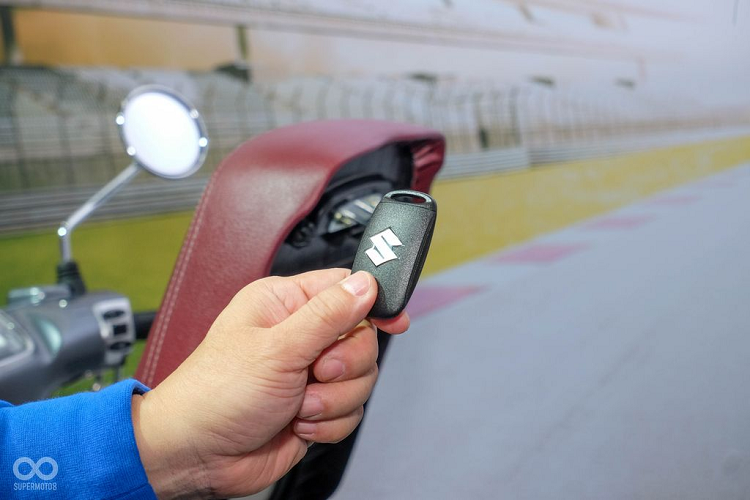 Cốp xe rộng là một ưu điểm của Suzuki Saluto 125