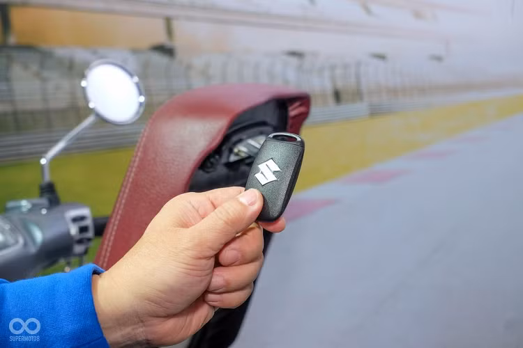 Cốp xe rộng là một ưu điểm của Suzuki Saluto 125