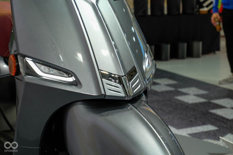 Ngoài trang bị hệ thống đèn LED và đồng hồ 1/2 dạng LCD, Suzuki Saluto 125 còn sở hữu hệ thống khoá thông minh Smart-key hiện đại.