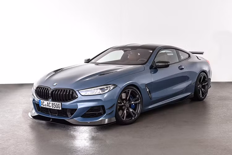 Hãng độ AC Schnitzer dự định sẽ "lột xác" mẫu xe BMW 8-Series mới với cản trước của xe được thiết kế lại với phần líp carbon nhô rộng ra cùng các cánh gió nhỏ nhằm hướng luồng gió ổn định hơn khi di chuyển ở tốc độ cao.