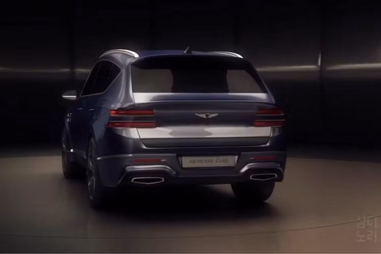 Phần đầu xe được trang bị cụm đèn pha LED quad, cản trước được với hai hốc gió được khoét sâu. Kiểu dáng tổng thể xe được thiết kế đầy gợi cảm, bề thế và sang trọng.