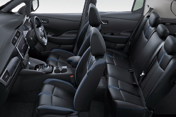 Người dùng có thể truy cập ứng dụng My Car Check/Remote Door Lock để kiểm tra lại xem xe đã khóa cửa hay chưa. Nếu chưa khóa, chủ xe có thể kích hoạt tính năng này từ xa. Cũng có thể kiểm tra trạng thái vận hành của xe qua ứng dụng riêng.