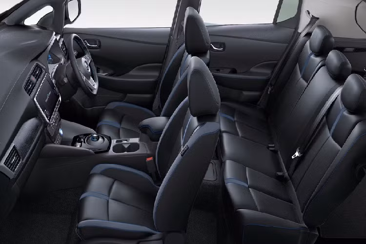 Người dùng có thể truy cập ứng dụng My Car Check/Remote Door Lock để kiểm tra lại xem xe đã khóa cửa hay chưa. Nếu chưa khóa, chủ xe có thể kích hoạt tính năng này từ xa. Cũng có thể kiểm tra trạng thái vận hành của xe qua ứng dụng riêng.