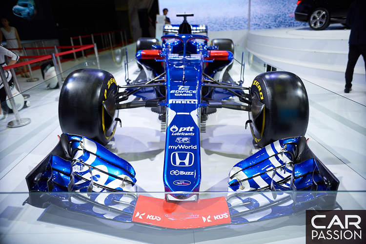 Về phần chiếc RB14, xe cũng đã được thay đổi ít nhiều so với chiếc xe Red Bull Racing sử dụng vào năm 2018 nhằm đảm bảo bí mật về khí động học.