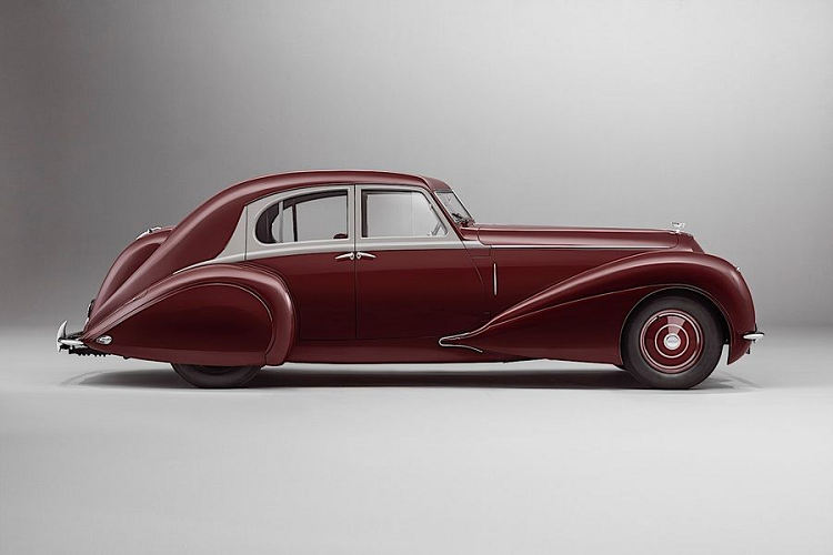 Dự án này ban đầu được nêu ra bởi các tình nguyện viên đến từ Quỹ tưởng niệm WO Bentley và Quỹ tưởng niệm Sir Henry Royce, rồi nó nhận được sự ủng hộ của Mulliner vào năm ngoái, đúng dịp thương hiệu xe sang Bentley đang bắt đầu kỷ niệm 100 năm thành lập.