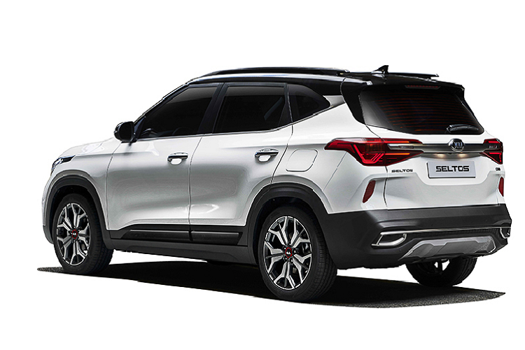Từ phía sau, cụm đèn hậu LED 3D được tạo hình cực kỳ sắc sảo, ốp cản sau với bộ khuếch tán khi động học đi cùng miệng ống xả cỡ lớn (giả). Seltos sử dụng ‘’dàn chân’’ mâm hợp kim 16, 17 và 18 inch (205/60 R16, 215/55 R17 và 235/45 R18).