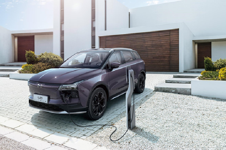 U5 sẽ khởi hành từ Thiểm Tây (Trung Quốc) vào giữa tháng 7 và dự kiến tới châu Âu vào tháng 9 tới đây. Lộ trình sẽ dọc theo con đường tơ lụa nổi tiếng – kênh giao thương được coi là cầu nối giữa hai nền văn minh Đông và Tây.