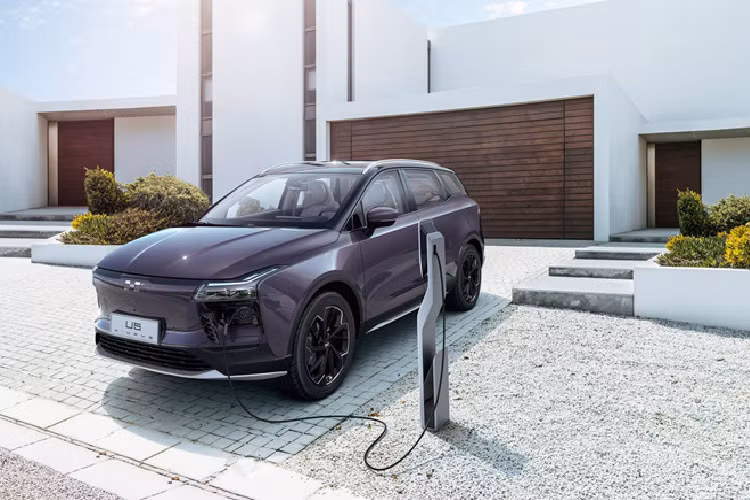 U5 sẽ khởi hành từ Thiểm Tây (Trung Quốc) vào giữa tháng 7 và dự kiến tới châu Âu vào tháng 9 tới đây. Lộ trình sẽ dọc theo con đường tơ lụa nổi tiếng – kênh giao thương được coi là cầu nối giữa hai nền văn minh Đông và Tây.