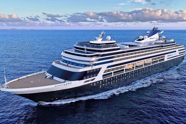 Những du thuyền siêu sang hàng đầu thế giới thường mang lại cho bạn trải nghiệm thuê phòng thượng hạng với mức giá lên đến hàng chục nghìn USD. Một du thuyền sắp đi vào hoạt động sẽ mang đến cho bạn trải nghiệm thân thuộc "như ở nhà" khi bán đứt những "căn hộ" trên tàu với giá ngất ngưởng.