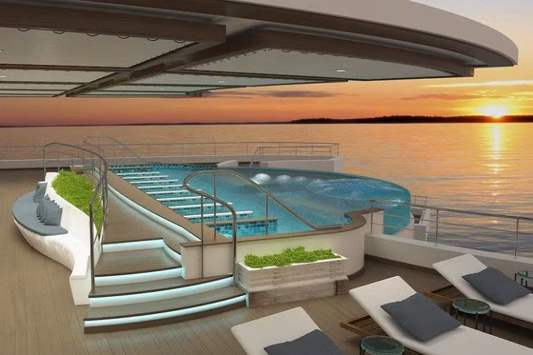 Blue World Voyages có sức chứa khoảng 525 hành khách. Du thuyền này có 2 tầng riêng cho những dịch vụ chăm sóc sức khỏe và thể dục thể thao.