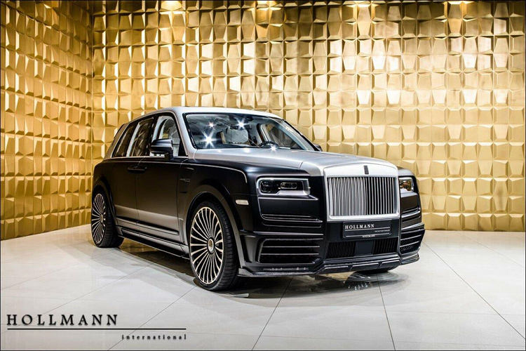 Rolls-Royce Cullinan Billionaire độc đáo hơn hẳn phiên bản tiêu chuẩn với sơn ngoại thất phối 2 tông màu tương phản cá tính. Ngoài ra, Rolls-Royce Cullinan Billionaire còn có những điểm nhấn riêng trong thiết kế ngoại thất như khe hút gió cỡ lớn hơn, hốc gió và cản trước mới.