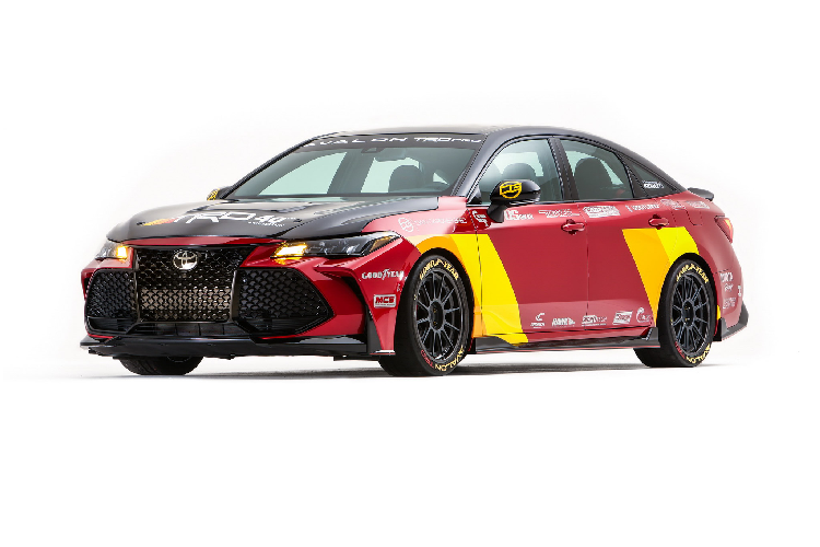 Mẫu xe Toyota Avalon TRD Pro Concept đã đạt được một thành tích đáng nể khi hoàn thành một vòng đua dài 1,8 dặm tại trường đua Willow Springs International ở bang California (Mỹ) với thời gian chỉ 1 phút 25,3 giây, với thành tích này Avalon TRD Pro Concept thậm chí còn nhanh hơn siêu xe Porsche 911 Carrera hay Audi R8 - theo Toyota.