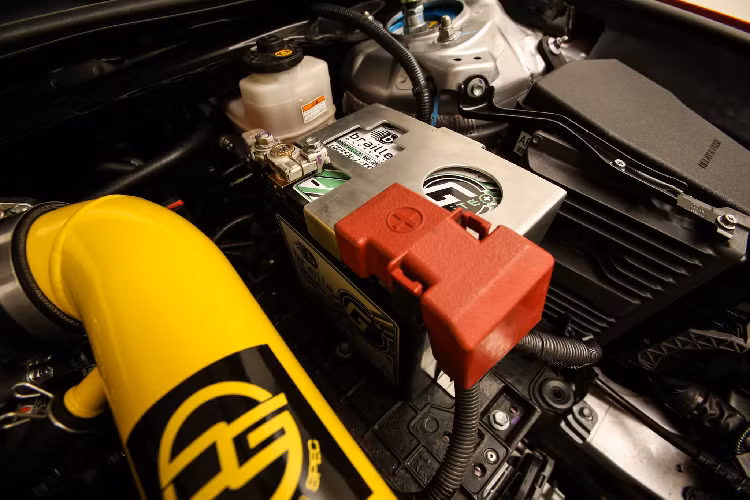 Trên Toyota Avalon TRD Pro Concept, động cơ V6 3.5L (2GR-FKS) vẫn giữ lại là loại hút khí tự nhiên chứ không nâng cấp supercharged, đội ngũ phát triển đã nâng cấp hệ thống nạp với bộ cold air intake giúp giảm một phần nhiệt độ của không khí nạp đi vào buồng đốt, thực hiện các công tác tune khác để cho công suất 330 mã lực, tăng đáng kể so với stock 301 mã lực.