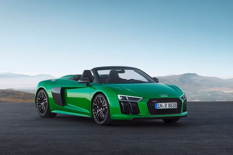 Nói đến giá cả và tính “phải chăng” dành cho một chiếc mui trần tốc độ cao, Audi R8 Spyder V10 Plus xứng đáng nằm trong danh sách này. Nó có tốc độ tối đa 328 km/h, và có giá bán chỉ 208.100 USD mà thôi. Không những thế, một người thông minh có thể tìm mua một chiếc xe cũ ở đâu đó với giá một nửa.