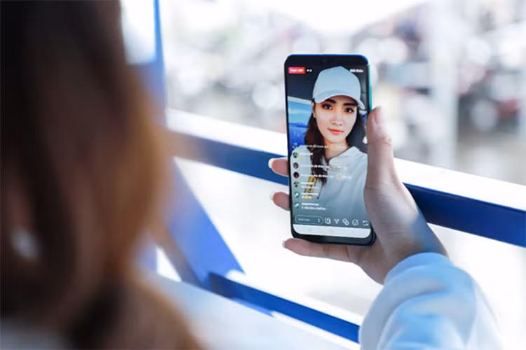 Vi sao smartphone co man hinh Super AMOLED dang tien?-Hinh-2