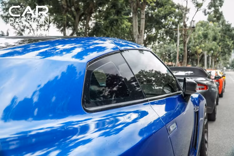 Siêu xe Nissan GT-R có khả năng tăng tốc 0 – 100 km/h chỉ trong 3,2 giây và tốc độ tối đa có thể đạt được là 315 km/h.