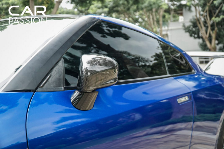 Thay vì nâng cấp động cơ lên sức mạnh tương đương với mẫu GT-R Nismo thật, chiếc xe lại được nâng cấp với gói độ động cơ với sức mạnh lên đến 700 mã lực đến từ hãng độ COBB Tuning.