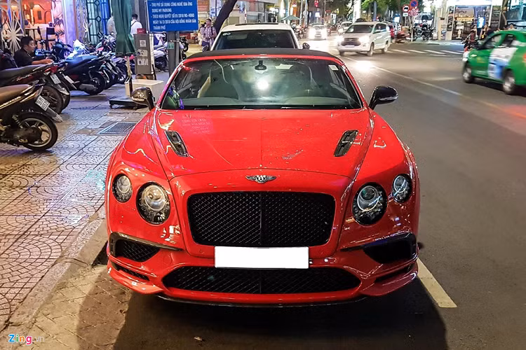Supersports là phiên bản mạnh nhất của dòng Continental GT với công suất lên đến 710 mã lực cùng mô men xoắn 1.017 Nm. Xe sử dụng hộp số 8 cấp tự động của ZF cùng khả năng sang số nhanh Quickshift, Block Shifting cùng lẫy chuyển số tích hợp thẳng vào vô lăng.
