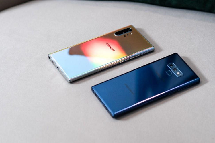 Cuối cùng, về giá bán của Galaxy Note10 là 949 USD (khoảng 22 triệu đồng) còn Galaxy Note9 có giá 18,3 triệu đồng. Galaxy Note10 sẽ phù hợp với đối tượng người dùng thích khám phá và trải nghiệm tính năng thông minh trên S Pen mới. Bên cạnh đó, đây là model cuối cùng của dòng Note có jack cắm tai nghe 3,5 mm.