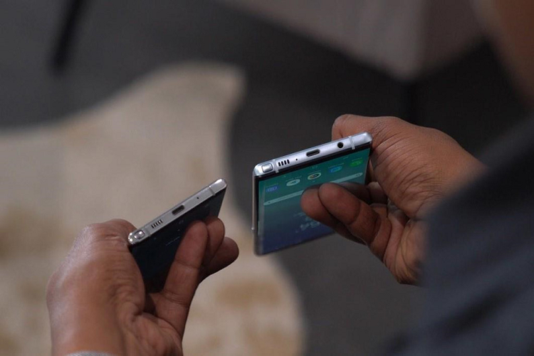 Sau tất cả, Samsung đã loại bỏ cổng cắm tai nghe 3,5 mm trên chiếc Note mới nhất của mình. Đây là điều đáng buồn cho những người dùng yêu thích nghe nhạc qua cổng kết nối này. Dĩ nhiên, bạn vẫn có thể tìm thấy jack cắm tai nghe 3,5 mm trên Galaxy Note9.