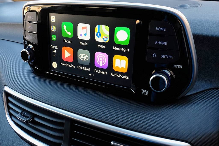 Cả 2 loại động cơ này đều cho công suất tối đa 204PS, nhưng sử dụng hộp số khác nhau và có mô-men xoắn khác biệt: 300Nm với bản 1.6l và 460Nm với bản 2.0l. Tucson Sport máy xăng sẽ được trang bị hộp số ly hợp kép, trong khi bản máy dầu chạy hộp số tự động 8 cấp.