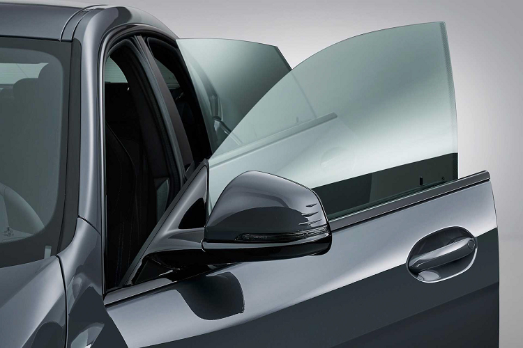 BMW cho biết, 2 Series Gran Coupé sử dụng khung gầm làm từ hỗn hợp thép cường độ cao kết hợp với các tấm thân nhôm với muc đích giảm trọng lượng xe, trong khi vẫn duy trì độ cứng xoắn cao. Ngoài ra, BMW còn bố trí thêm thanh giằng ở phía sau xe.