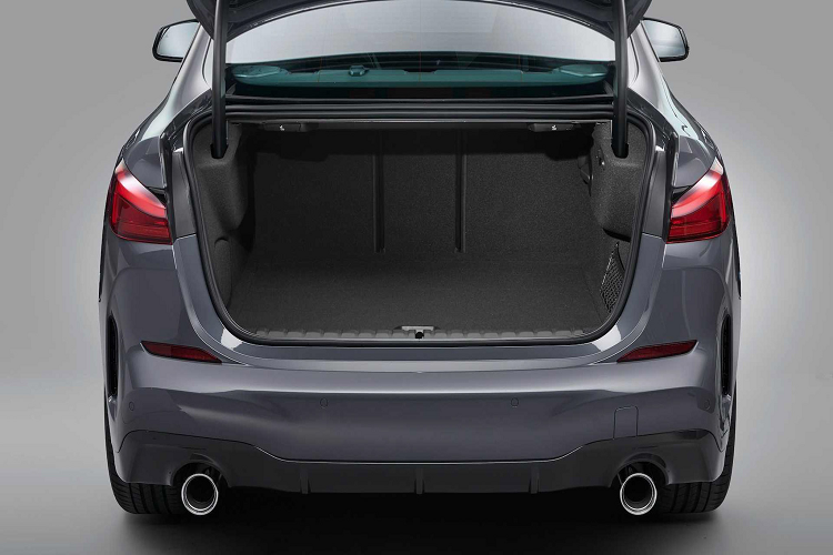 Về động cơ, ở phiên bản tiêu chuẩn 218i, BMW 2 Series Gran Coupé sử dụng động cơ 3 xy-lanh thẳng hàng (I3) B38 dung tích 1.5L cho công suất tối đa 140 mã lực tại 4.600 đến 6.500 vòng / phút và mô-men xoắn cực đại 220 Nm đạt được từ 1.480 đến 4.200 vòng / phút.