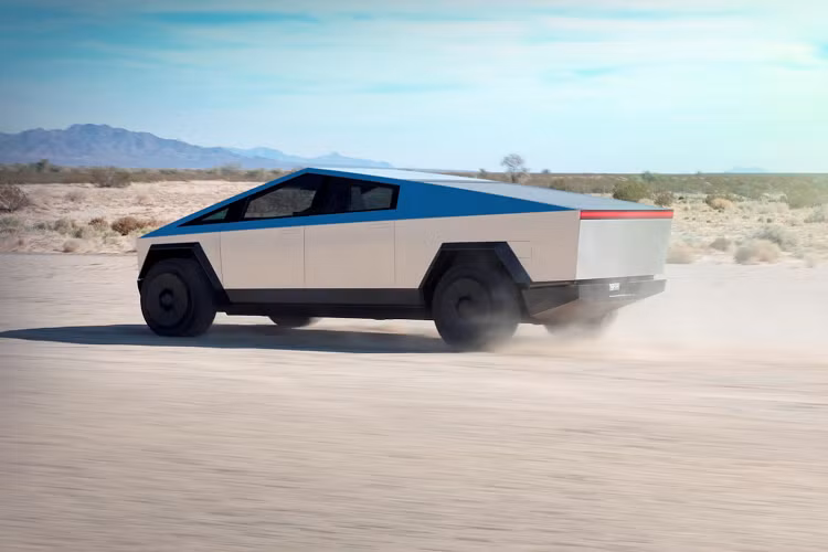 Tất cả các phiên bản Tesla Cybertruck 2020 mới sẽ được trang bị với hệ thống sạc nhanh công suất trên 250 kW của Tesla. Cybertruck được trang bị hệ thống treo khí nén với khả năng điều chỉnh chiều cao tùy theo điệu kiện vận hành. Ở chế độ off-road, xe có khoảng sáng gầm lên đên 406 mm hoặc cũng có thể hạ xuống mức thấp nhất nhằm tải người bị thương.