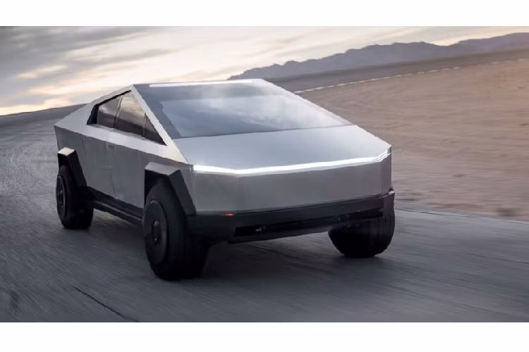 Hiện tại, Tesla đã cho phép đặt hàng mẫu bán tải này với mức đặt cọc 100 USD. Thú vị hơn, khách hàng hoàn toàn có thể lấy lại khoản tiền cọc của mình nếu không thích mẫu xe này nữa, Tesla sẽ trả lại toàn bộ 100 USD.