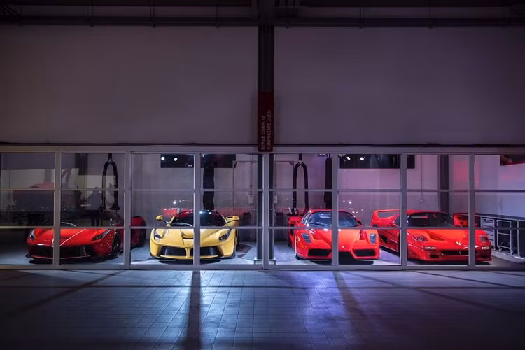 Điều thú vị là trong một sự kiện giới thiệu siêu xe Ferrari F8 Tributo ở Thái Lan, 6 cực phẩm này của nhà giàu Thái Lan đã lần đầu tiên tề tựu đông đủ và xếp cạnh nhau.