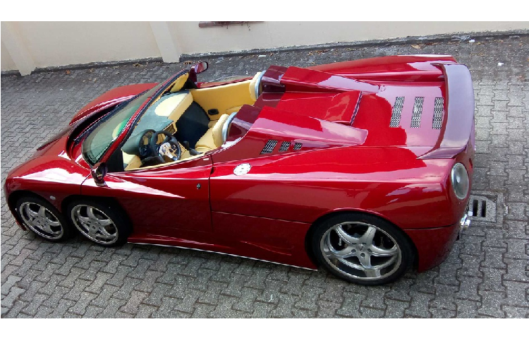 Convini là một thương hiệu siêu xe nhỏ của Italy mang trong mình ước mơ lớn lao. Chiếc Convini 6SW 6 bánh độc nhất vô nhị dù đã ra mắt từ hơn 10 năm trước, nhưng ngày nay khách hàng vẫn có thể đặt mua một chiếc thông qua website của công ty.